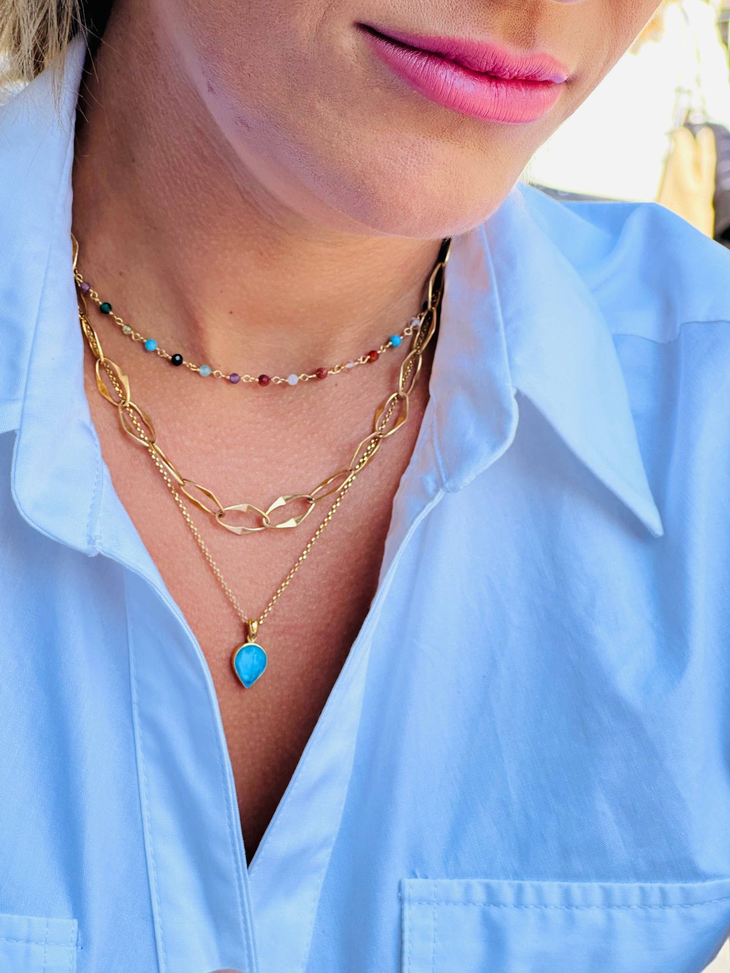 Collares con capas de oro