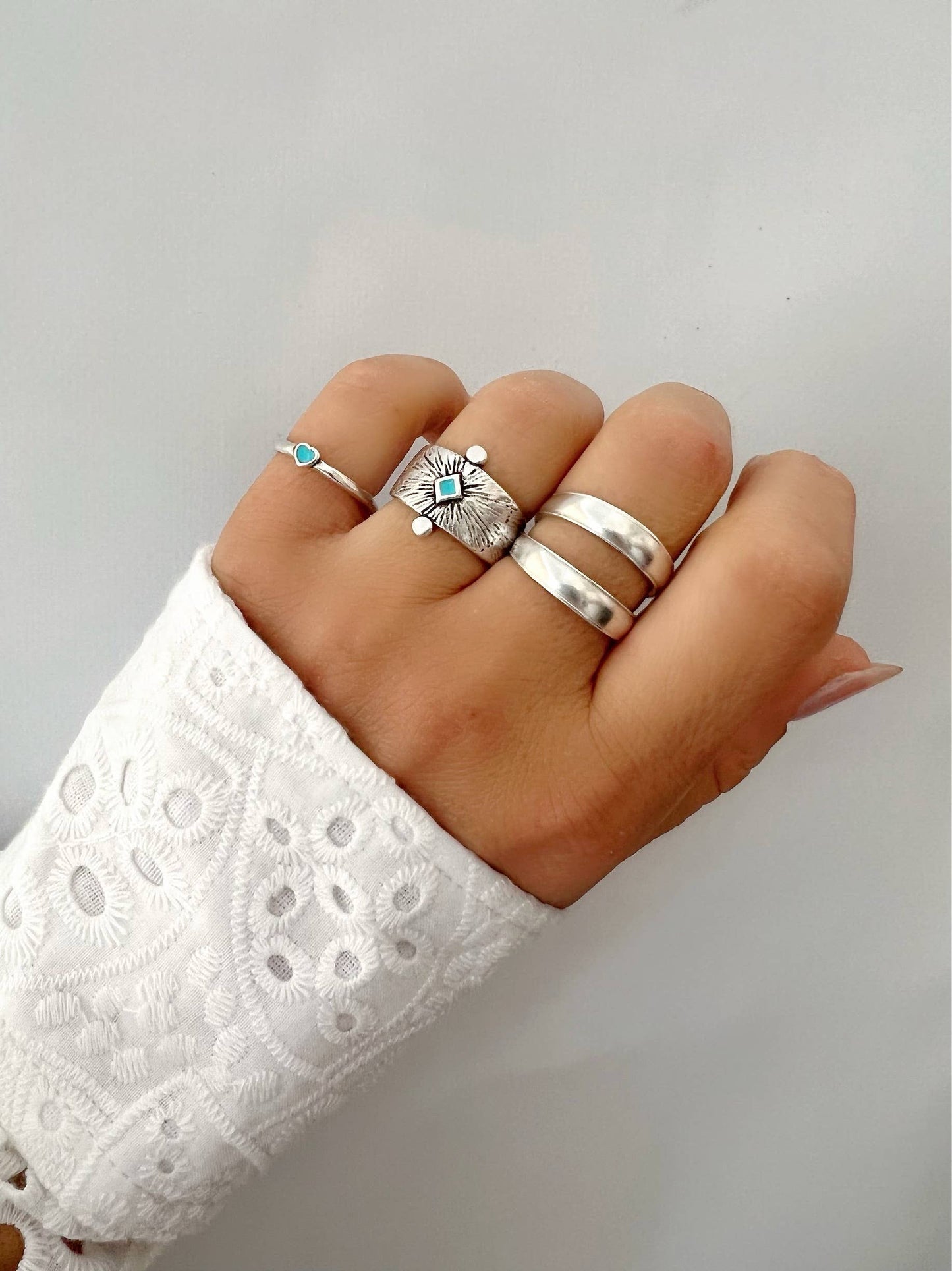 Anillos apilables étnicos: banda doble, rombo, corazón turquesa