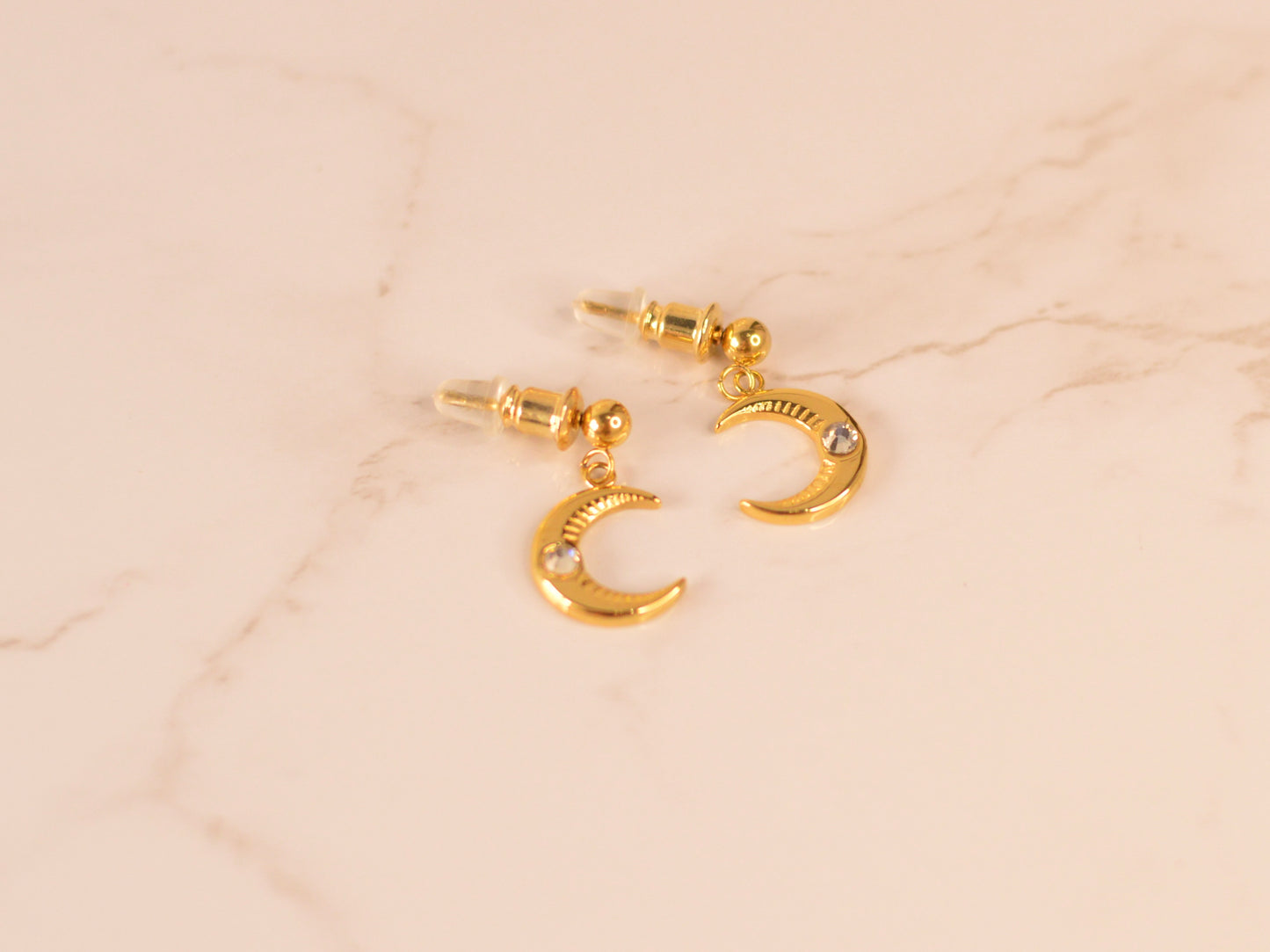 Pendientes de acero y acero chapado en oro