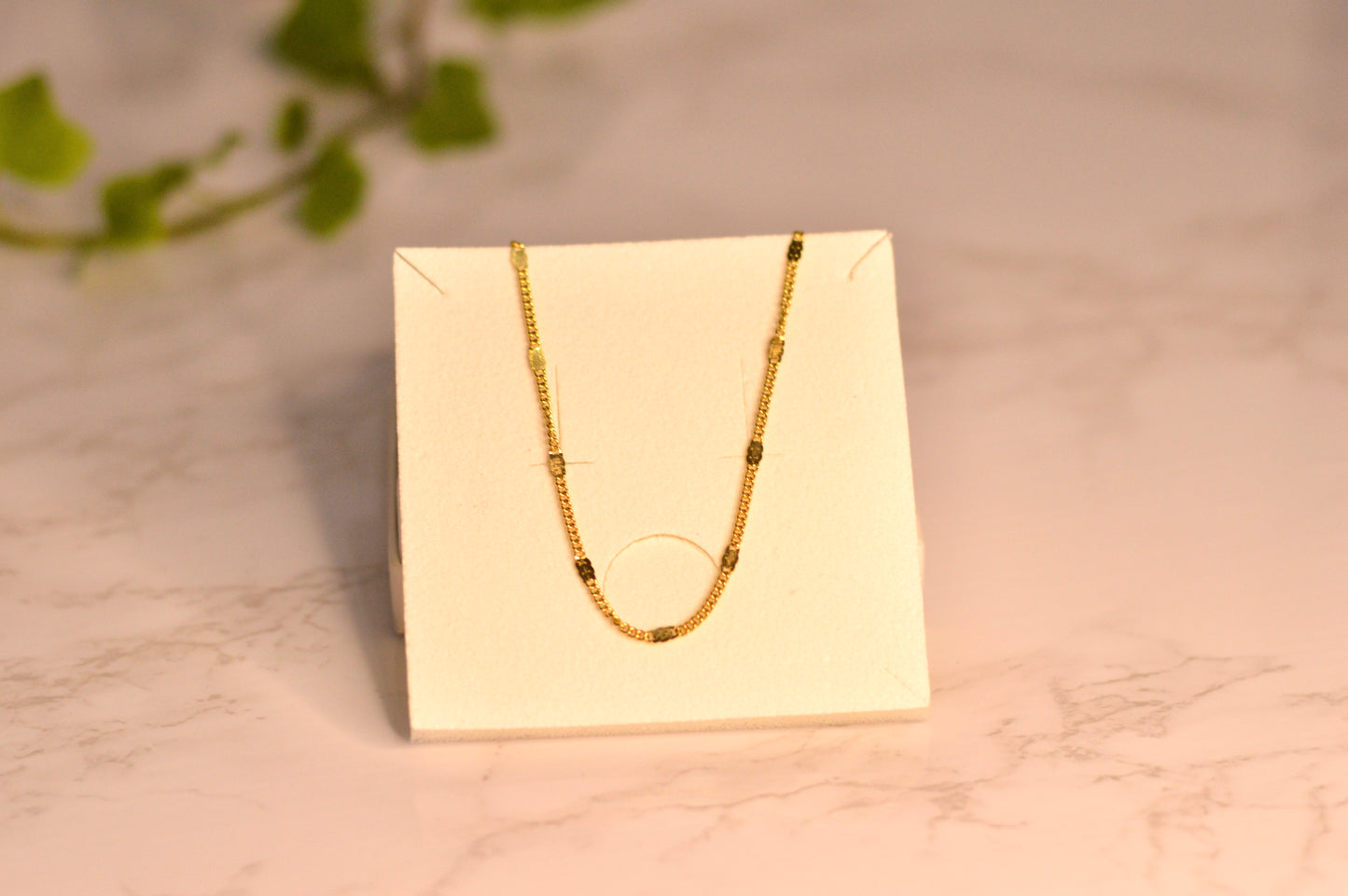 Collares de acero en oro