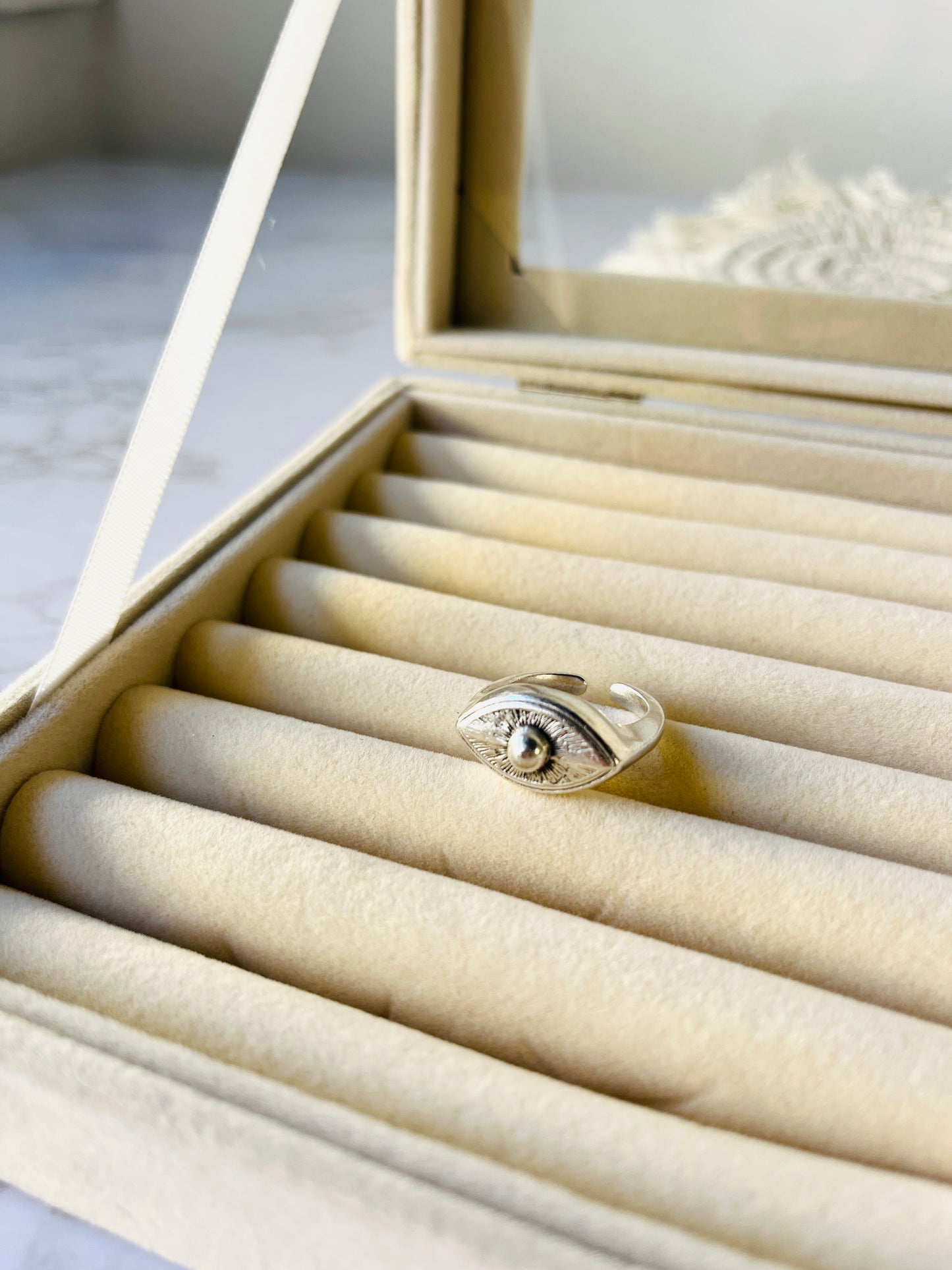 Anillos apilables: banda ancha, mal de ojo, nudo (knot)