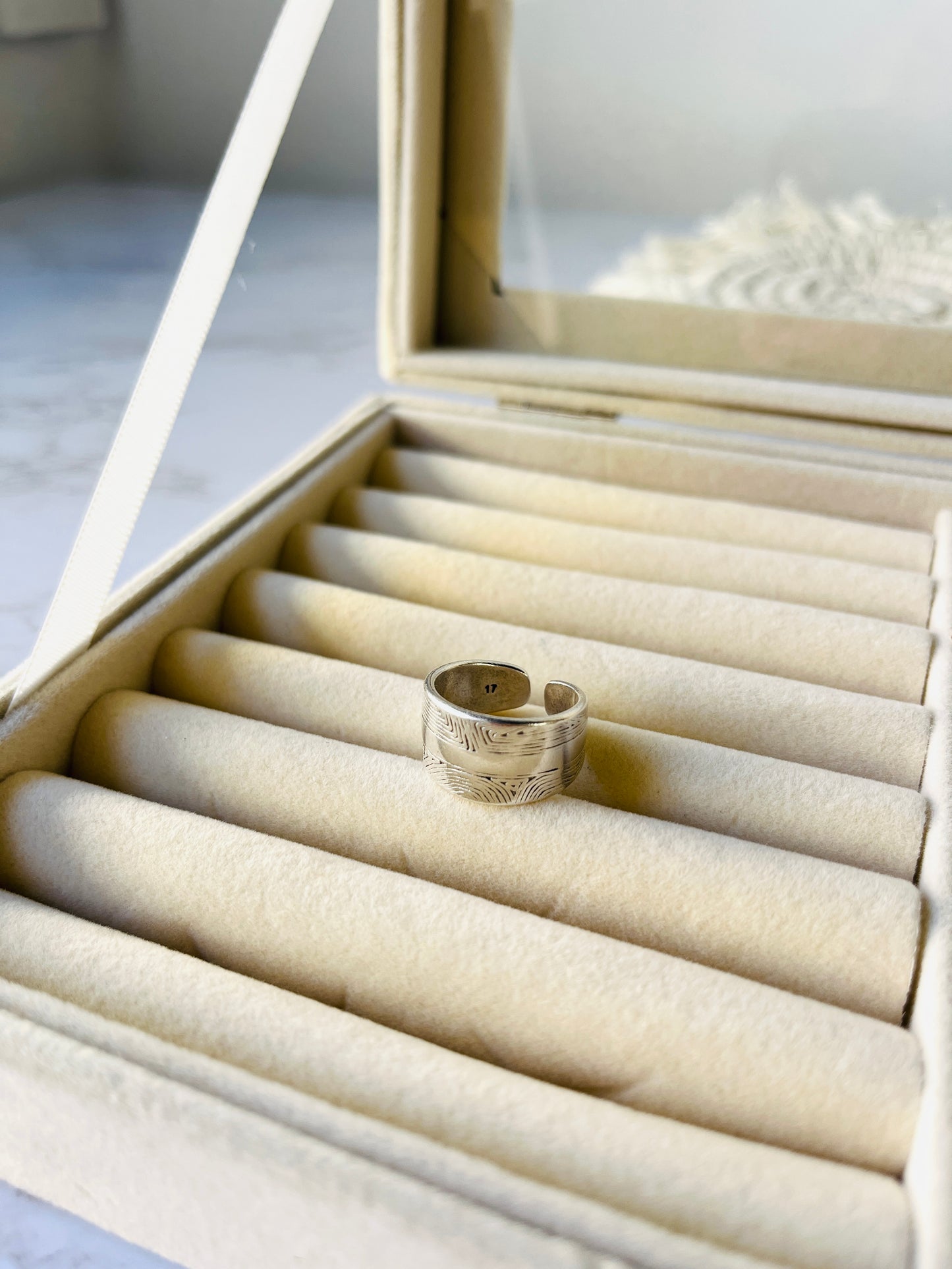 Anillos apilables: banda ancha, mal de ojo, nudo (knot)