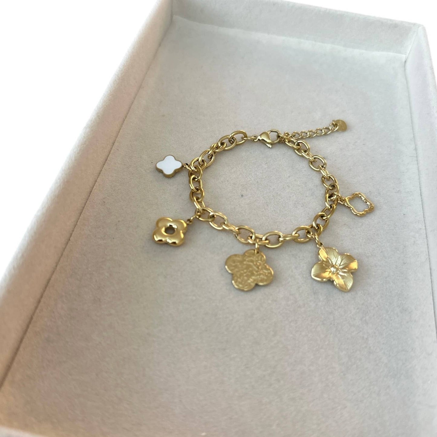 Clover - Pulsera con borlas múltiples