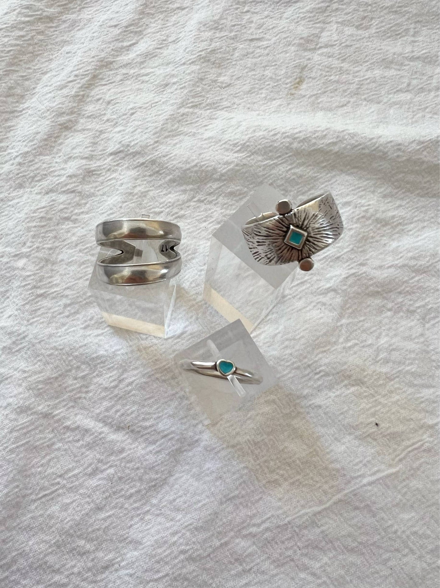Anillos apilables étnicos: banda doble, rombo, corazón turquesa